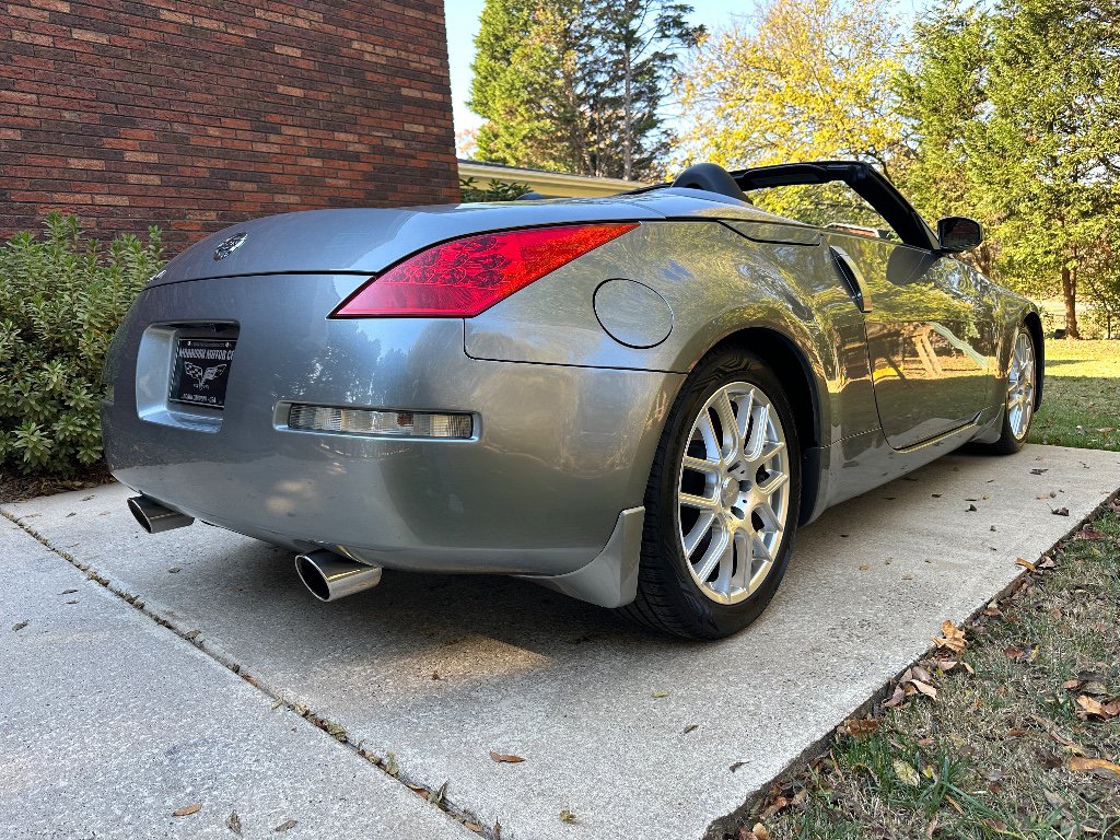 Used 2006 Nissan 350Z Grand Touring RWD image 22