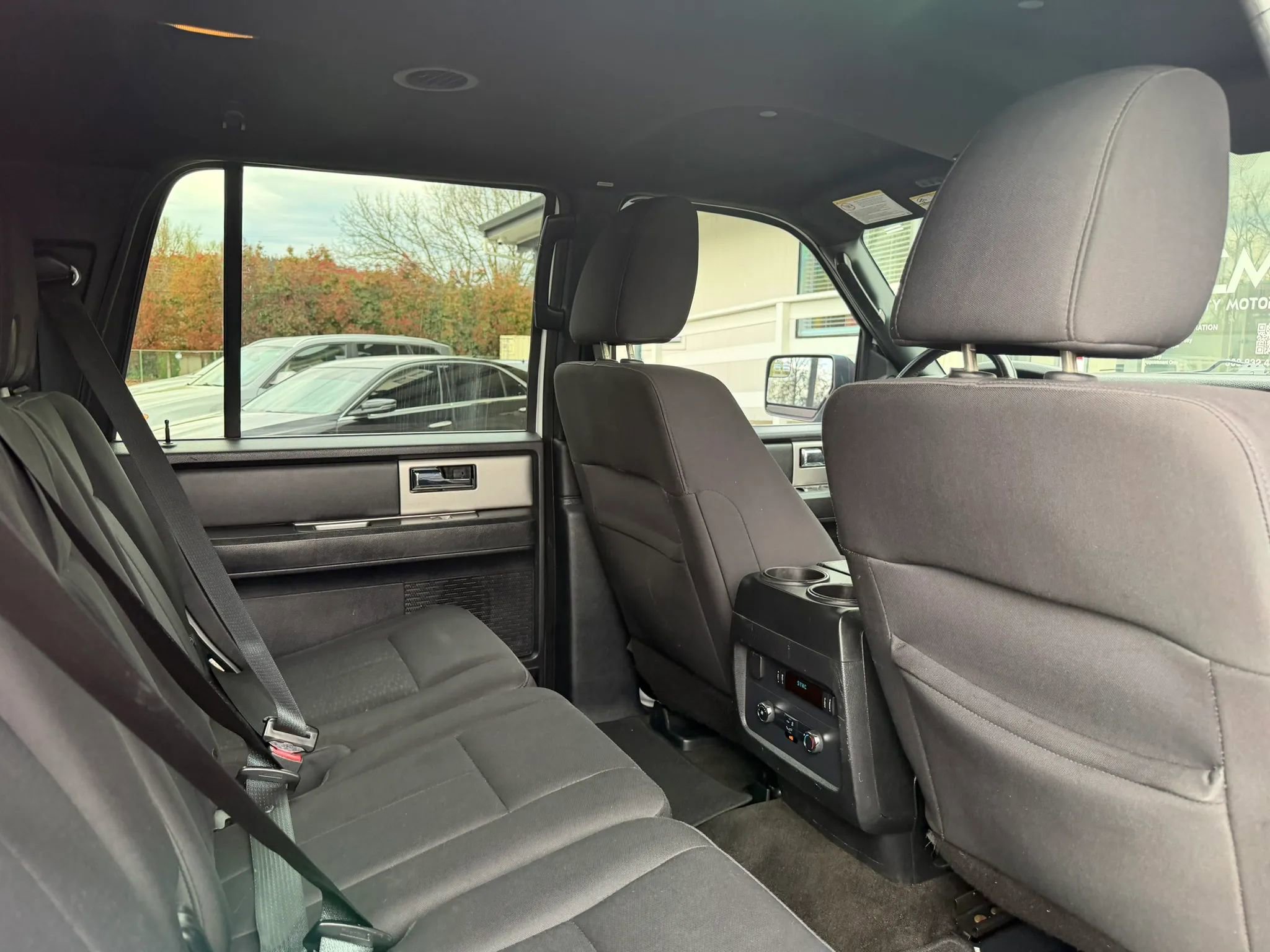 Used 2015 Ford Expedition XLT image 26