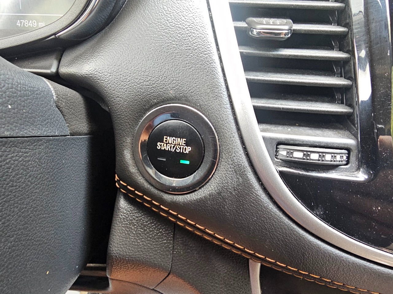 Used 2021 Chevrolet Trax LT w/ Driver Confidence Package image 37