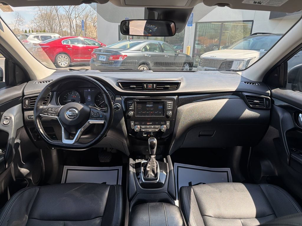 Used 2022 Nissan Rogue Sport SL AWD/4WD image 23