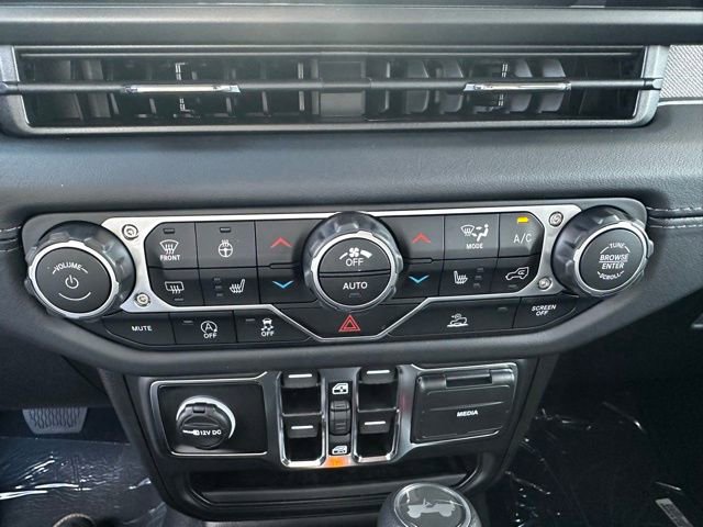 New 2025 Jeep Wrangler Sahara image 24