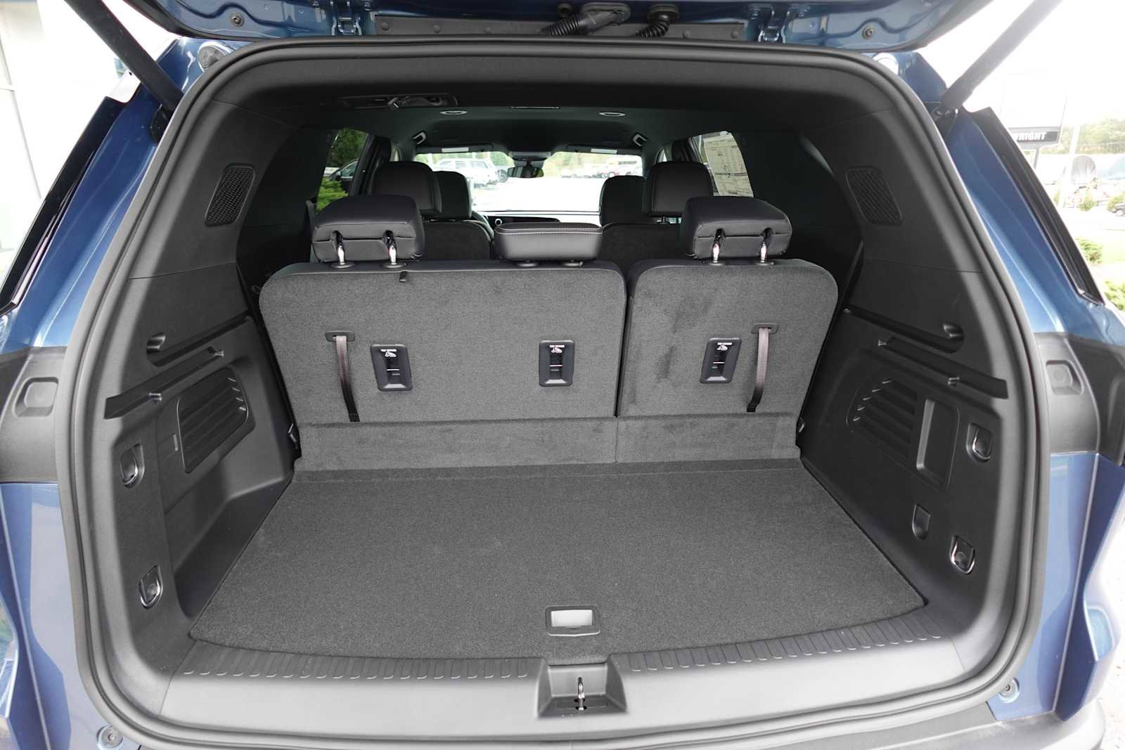 New 2026 Chevrolet Traverse LT w/ Midnight/Sport Edition image 27