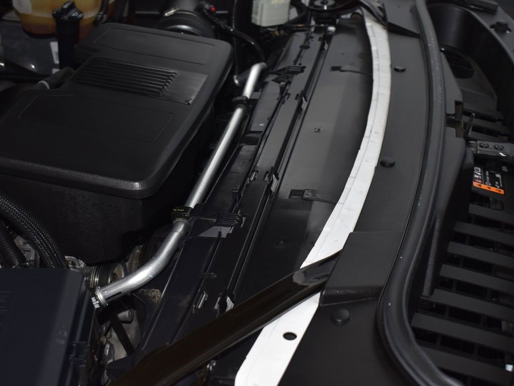 Used 2022 Chevrolet Suburban Z71 w/ Luxury Package image 20