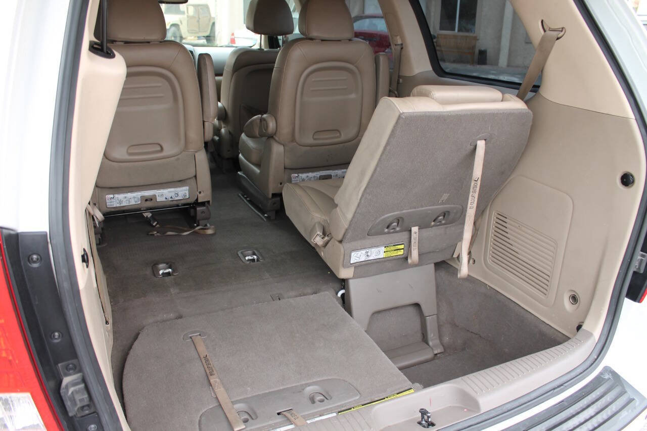Used 2012 Kia Sedona EX w/ Luxury Pkg FWD image 21