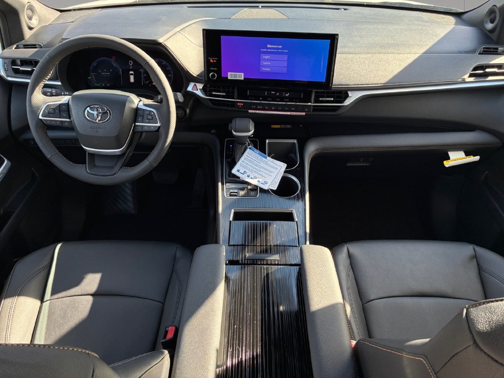 New 2026 Toyota Sienna XLE Woodland Edition AWD/4WD image 13