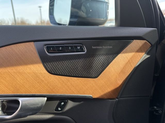 Certified 2023 Volvo XC90 B5 Plus w/ Protection Package Premier image 33
