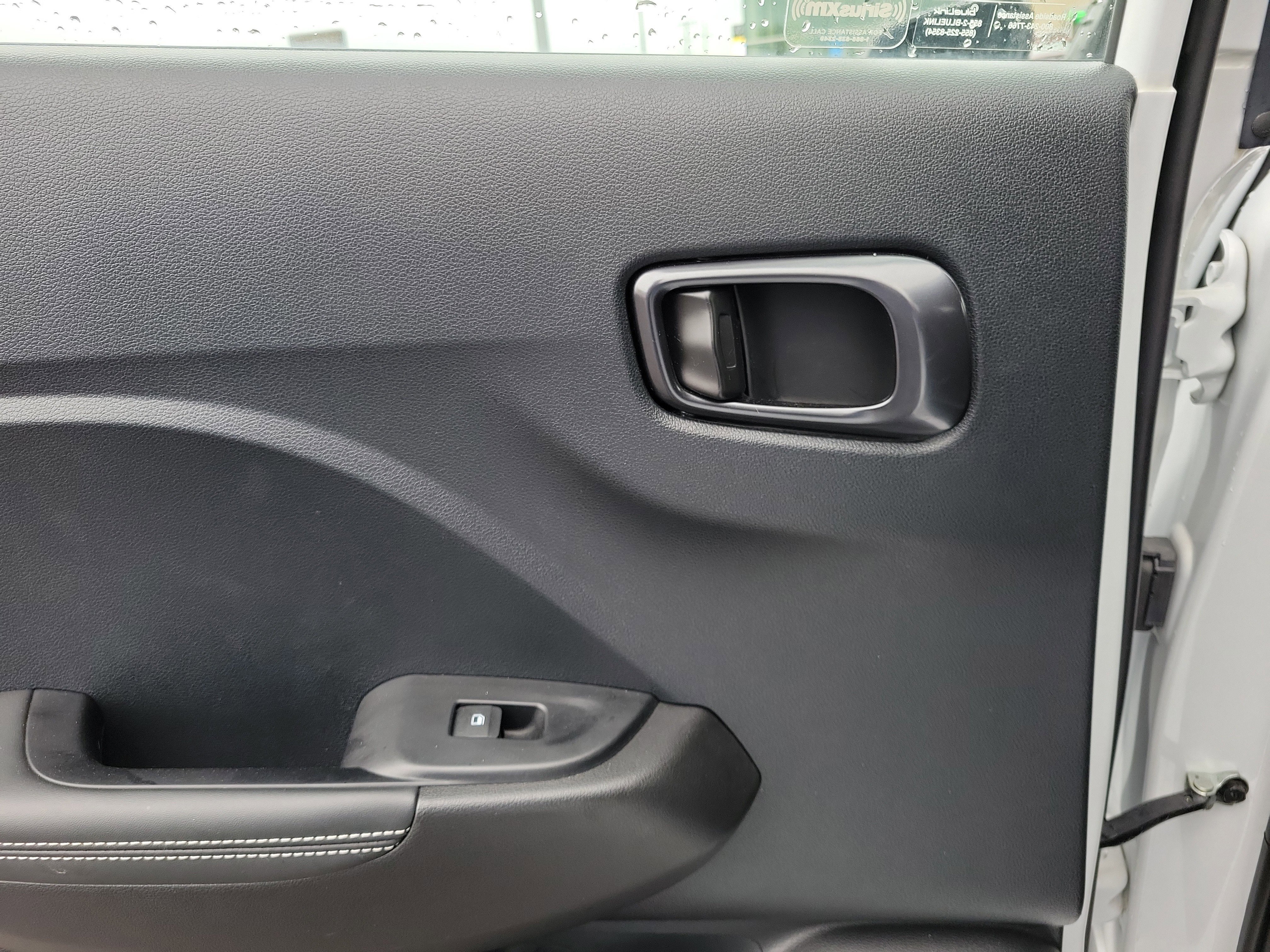 Used 2022 Hyundai Venue Limited FWD image 17