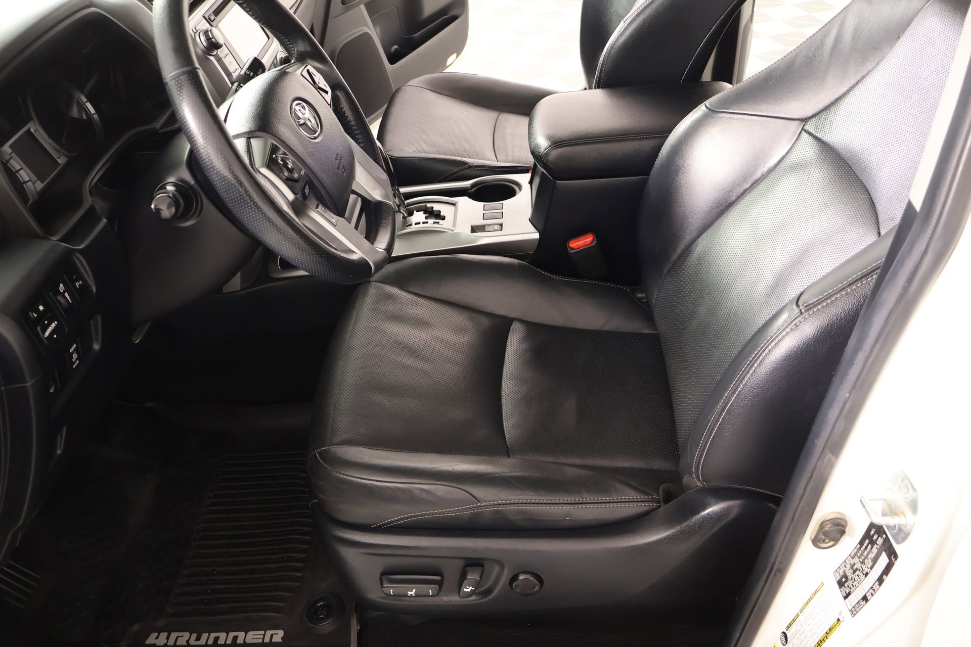 Used 2018 Toyota 4Runner Limited AWD/4WD image 11