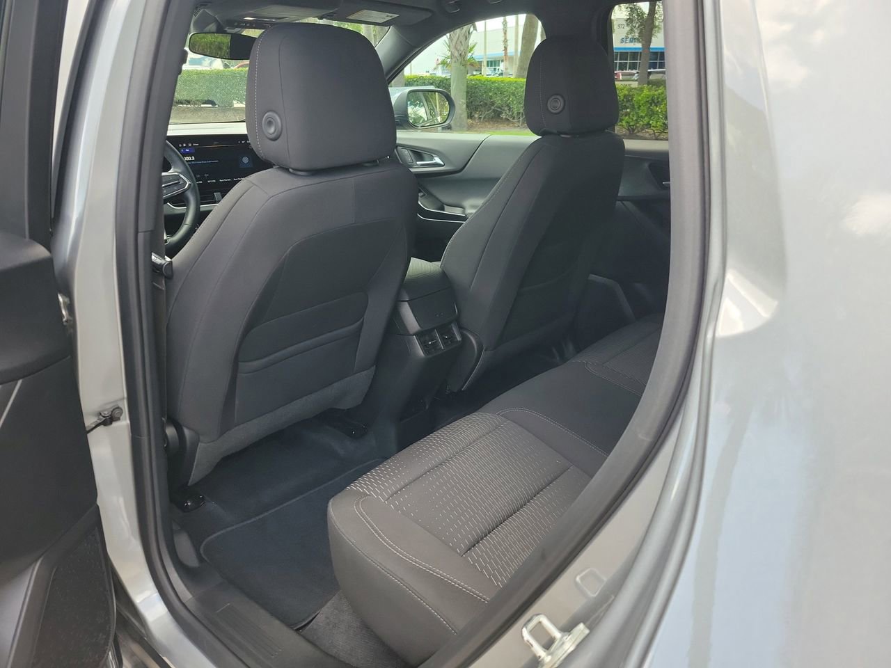 Used 2025 Chevrolet Equinox LT image 8