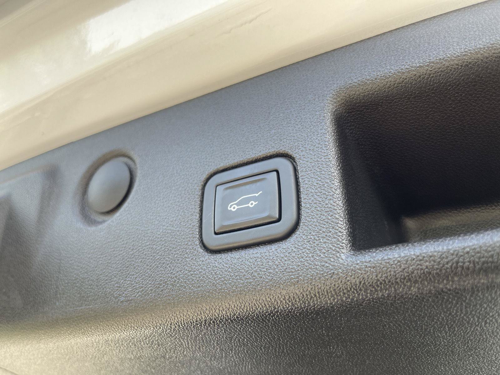 Used 2024 Chevrolet Equinox LT w/ LPO, Floor Liner Package FWD image 40