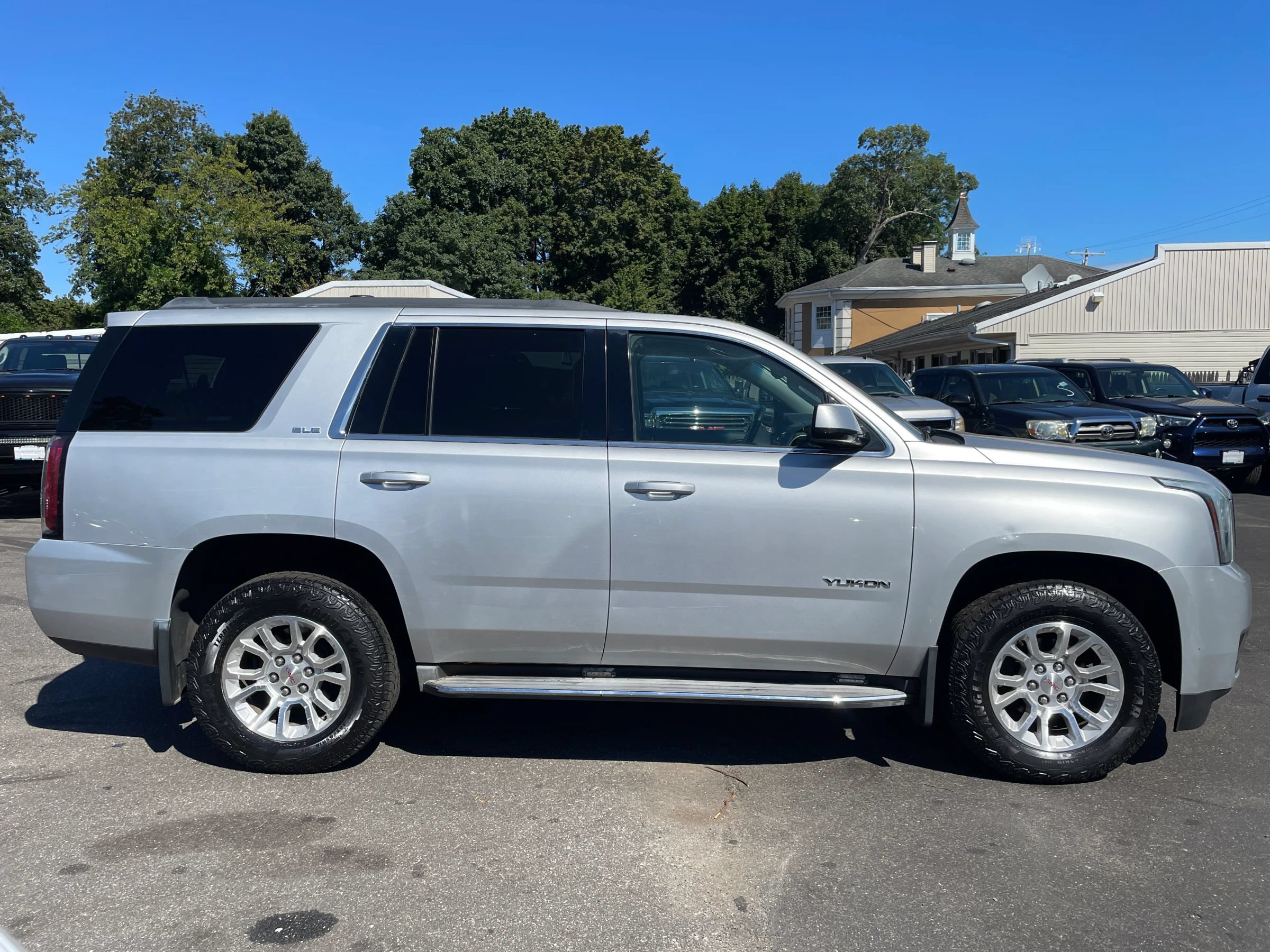 Used 2015 GMC Yukon SLE w/ HD Trailering Package AWD/4WD image 6