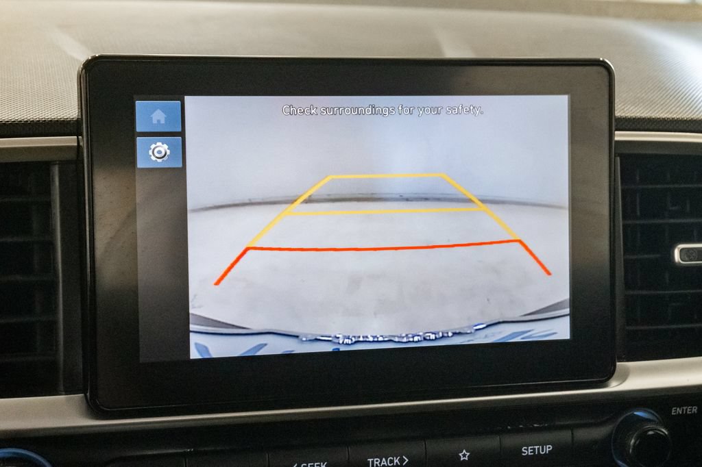 Used 2025 Hyundai Venue SEL FWD image 18
