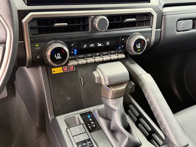 Used 2025 Toyota 4Runner Limited AWD/4WD image 22