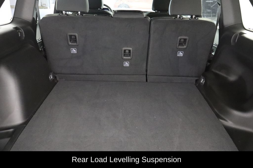 Used 2025 Jeep Grand Cherokee Laredo w/ Luxury Tech Group I AWD/4WD image 10
