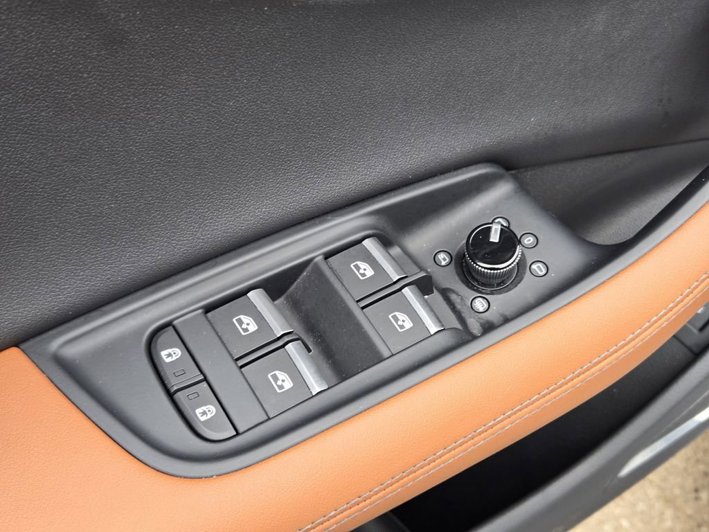 Certified 2025 Audi Q8 Prestige image 30