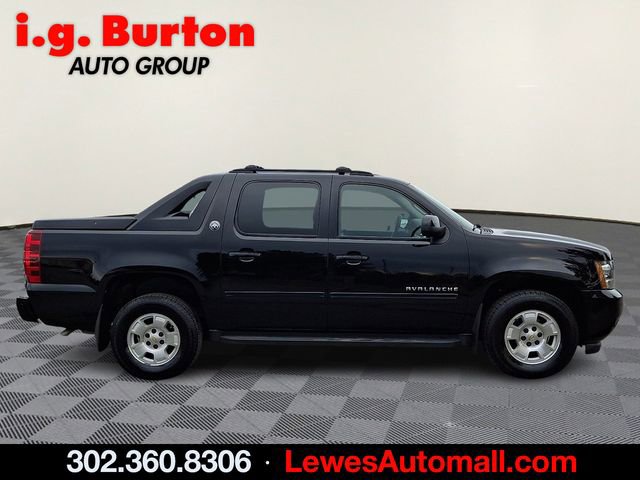 Used 2013 Chevrolet Avalanche LS image 7