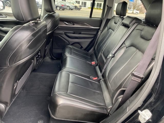 Used 2023 Jeep Grand Cherokee Limited AWD/4WD image 18
