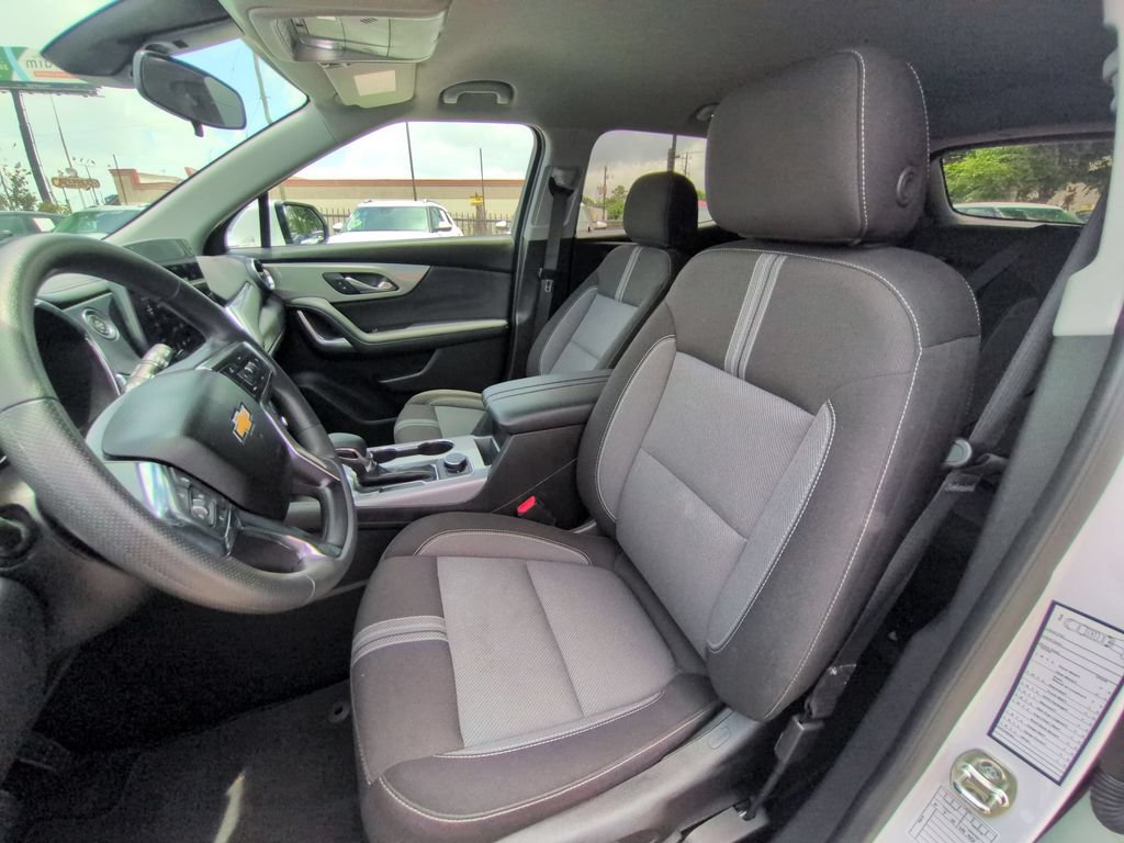 Used 2025 Chevrolet Blazer LT FWD image 24