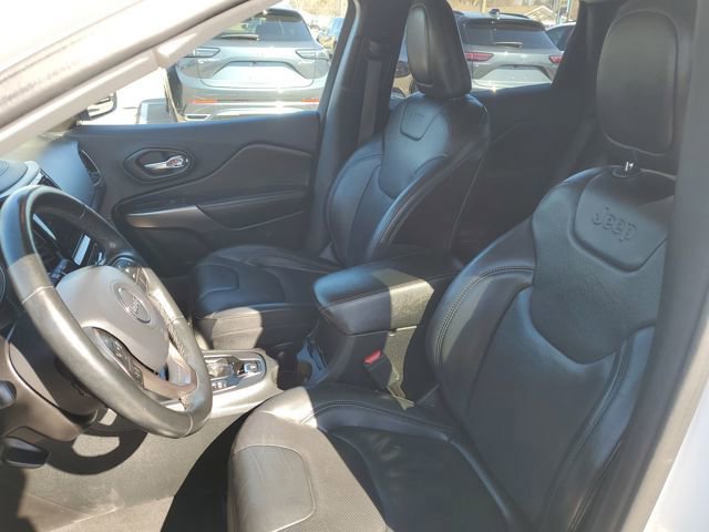 Used 2019 Jeep Cherokee Limited image 7