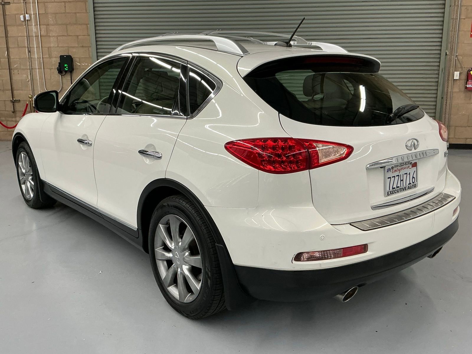 Used 2010 INFINITI EX35 Journey image 7