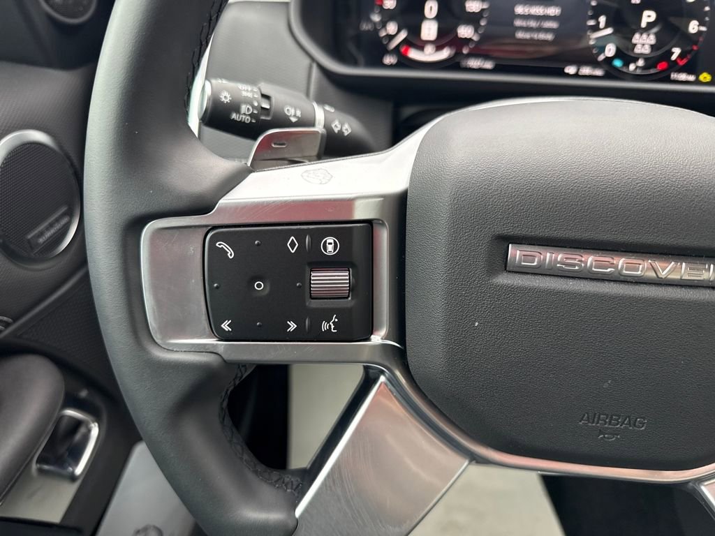 Used 2024 Land Rover Discovery Dynamic SE image 21