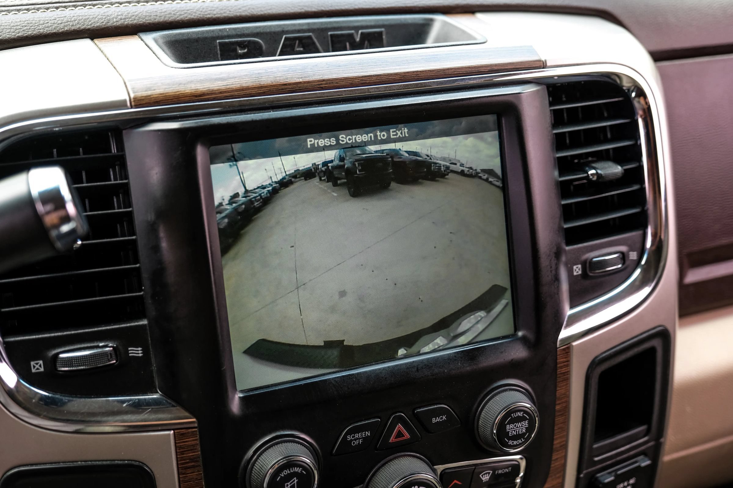 Used 2018 RAM 2500 Laramie AWD/4WD image 28