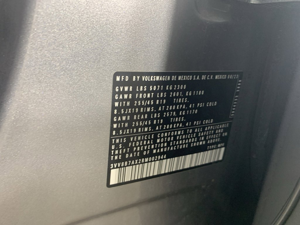 Used 2024 Volkswagen Tiguan SE R-Line image 13