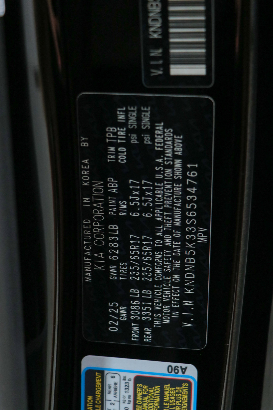 Used 2025 Kia Carnival FWD image 34
