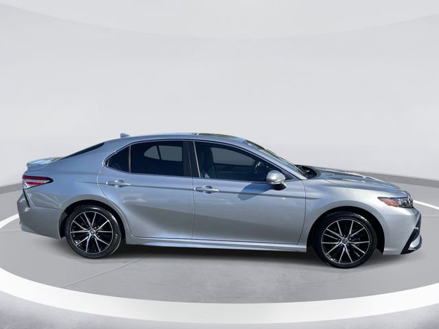 Used 2023 Toyota Camry SE image 4