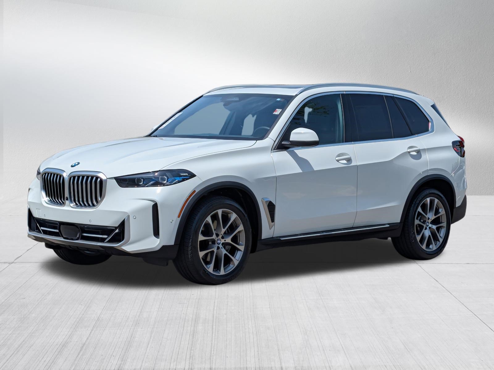 Used 2026 BMW X5 xDrive40i AWD/4WD image 3