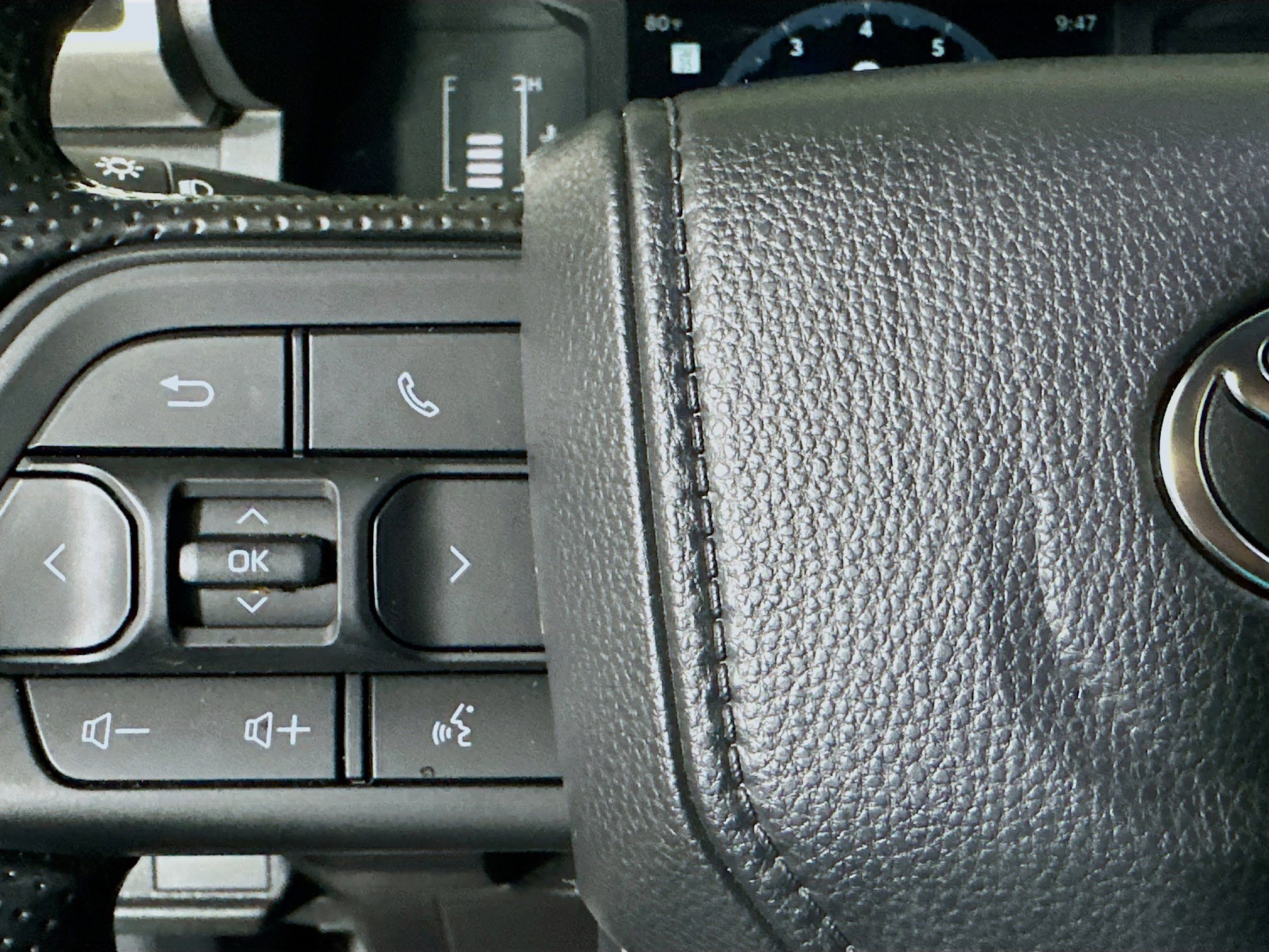 Used 2025 Toyota Tacoma SR image 16