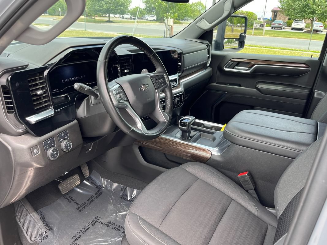 Used 2024 Chevrolet Silverado 1500 RST w/ Max Trailering Package AWD/4WD image 10