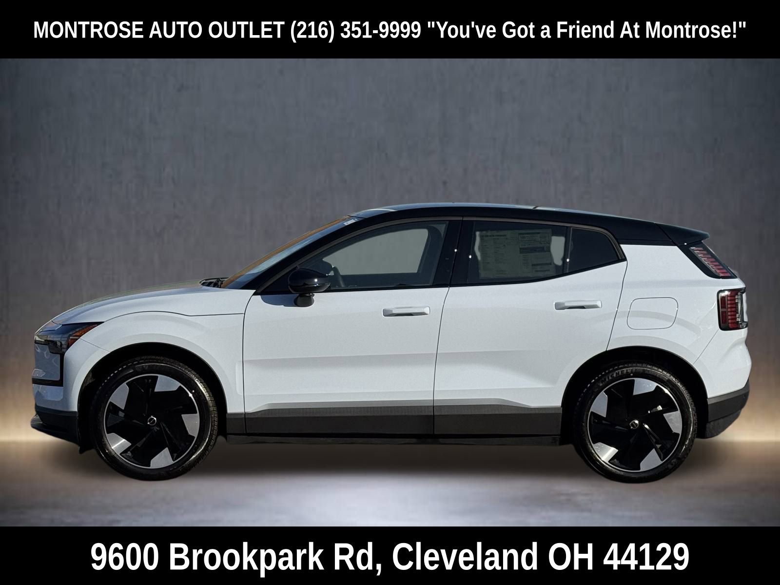New 2025 Volvo EX30 Plus w/ Protection Package Premier image 2