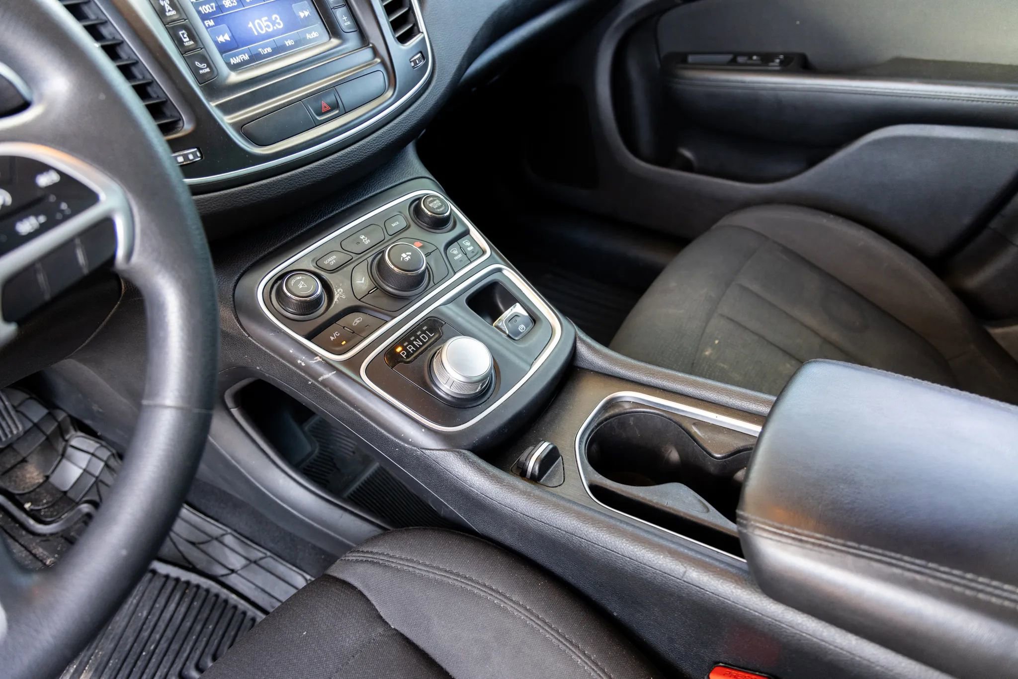 Used 2016 Chrysler 200 Limited image 27