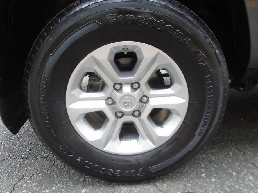 Used 2018 Toyota 4Runner SR5 image 33