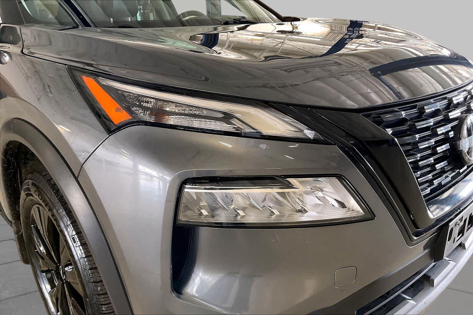Used 2023 Nissan Rogue SV w/ SV Premium Package FWD image 25