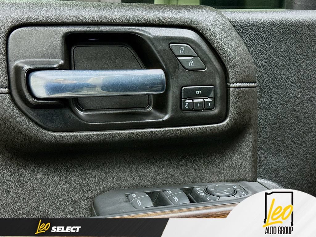 Used 2022 Chevrolet Silverado 3500 High Country w/ Technology Package AWD/4WD image 21