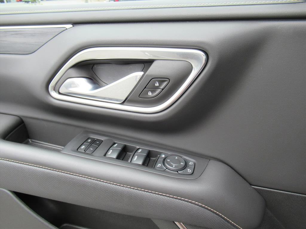 Used 2024 GMC Yukon XL SLT w/ SLT Premium Package image 21