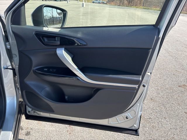 Used 2023 Mitsubishi Eclipse Cross LE image 10