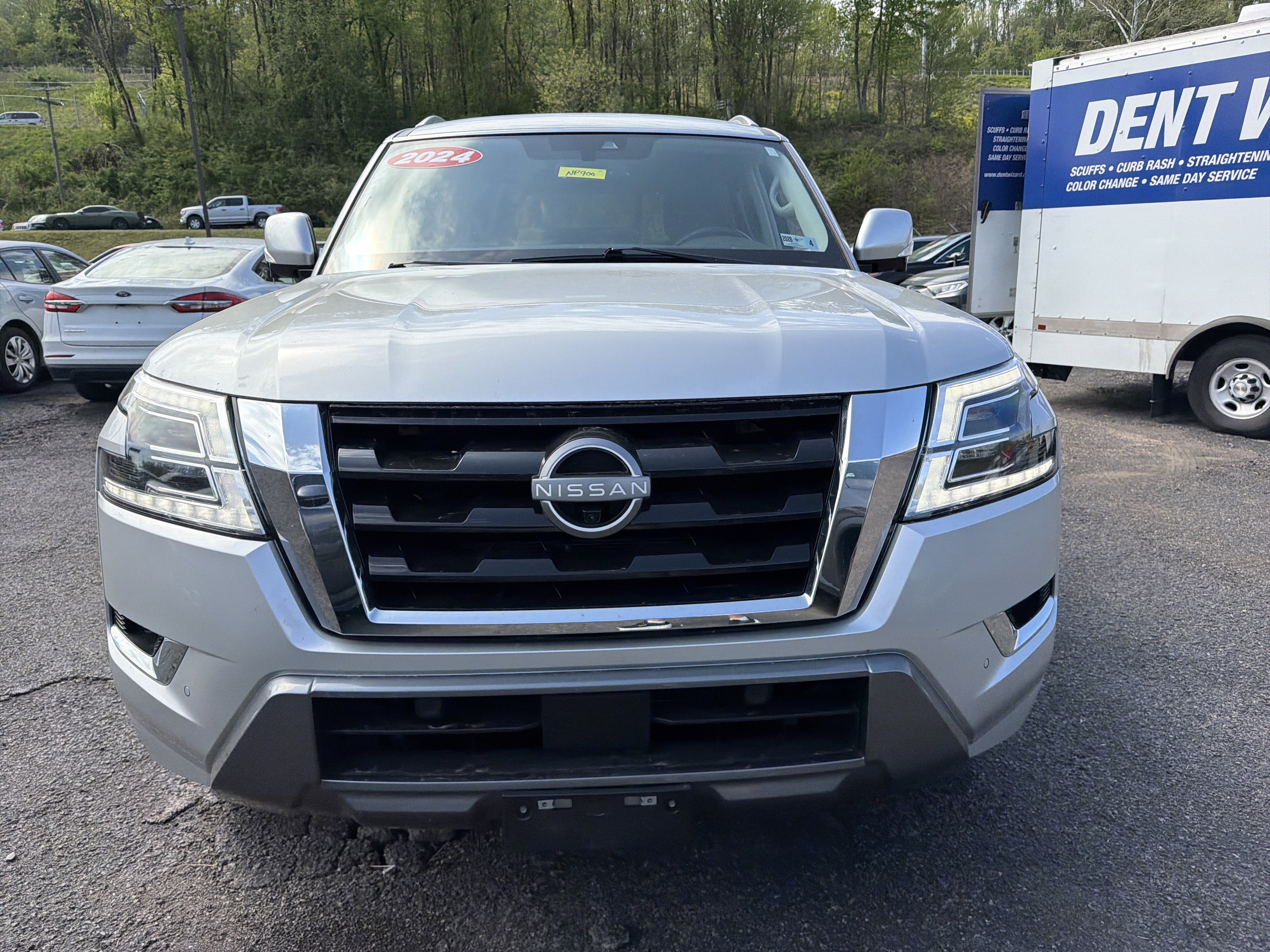 Used 2024 Nissan Armada SL w/ Captain's Chairs Package AWD/4WD image 11