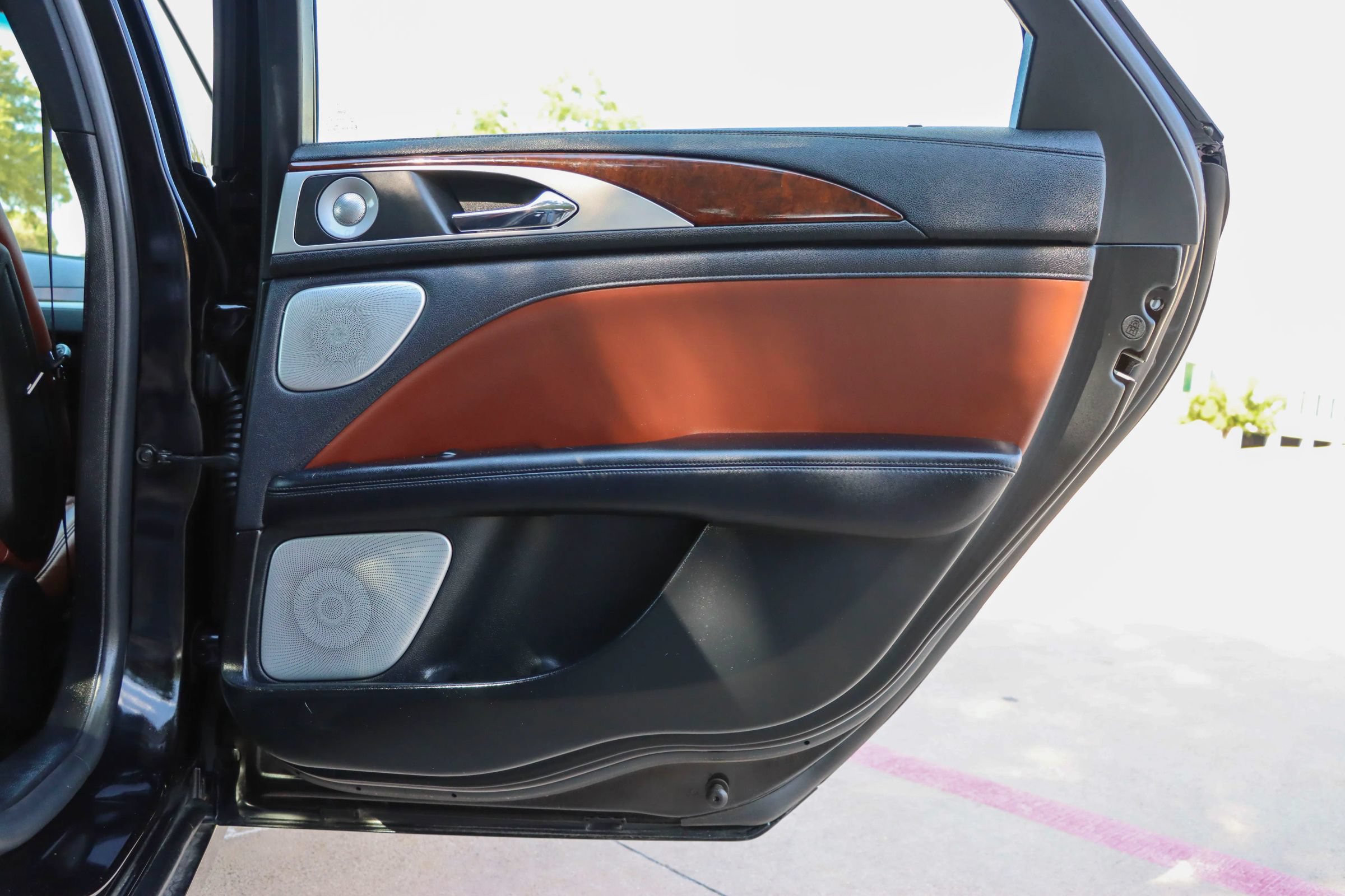 Used 2019 Lincoln MKZ Reserve w/ Luxury Package FWD image 11