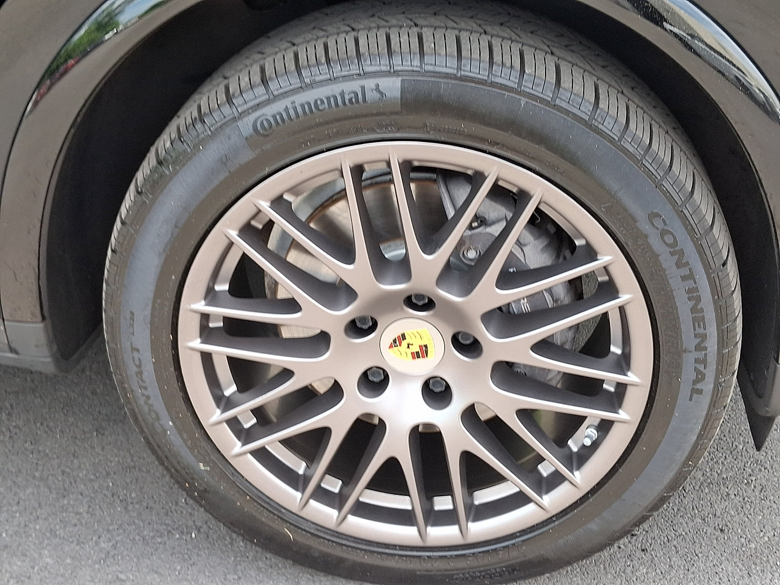 Used 2018 Porsche Cayenne Platinum Edition AWD/4WD image 12