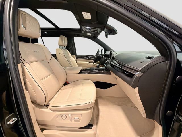 Certified 2021 Cadillac Escalade Premium Luxury w/ LPO, Illumination Package image 27