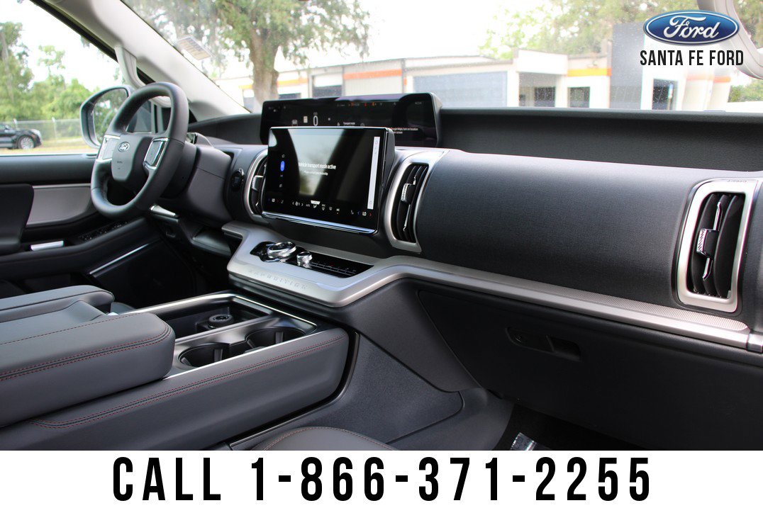 New 2025 Ford Expedition Active image 51