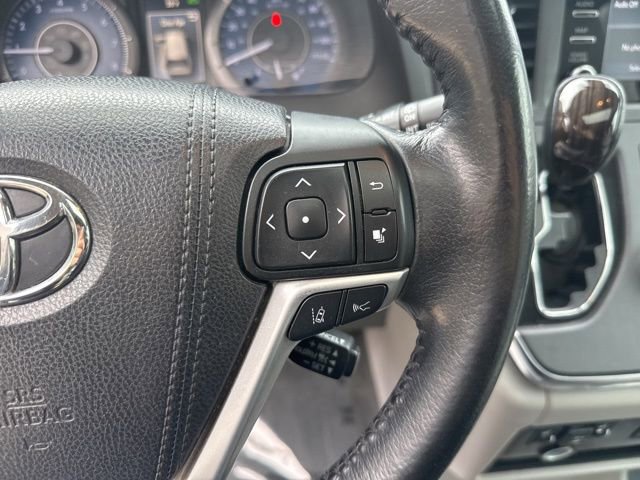 Used 2018 Toyota Sienna XLE w/ XLE Navigation Package image 18