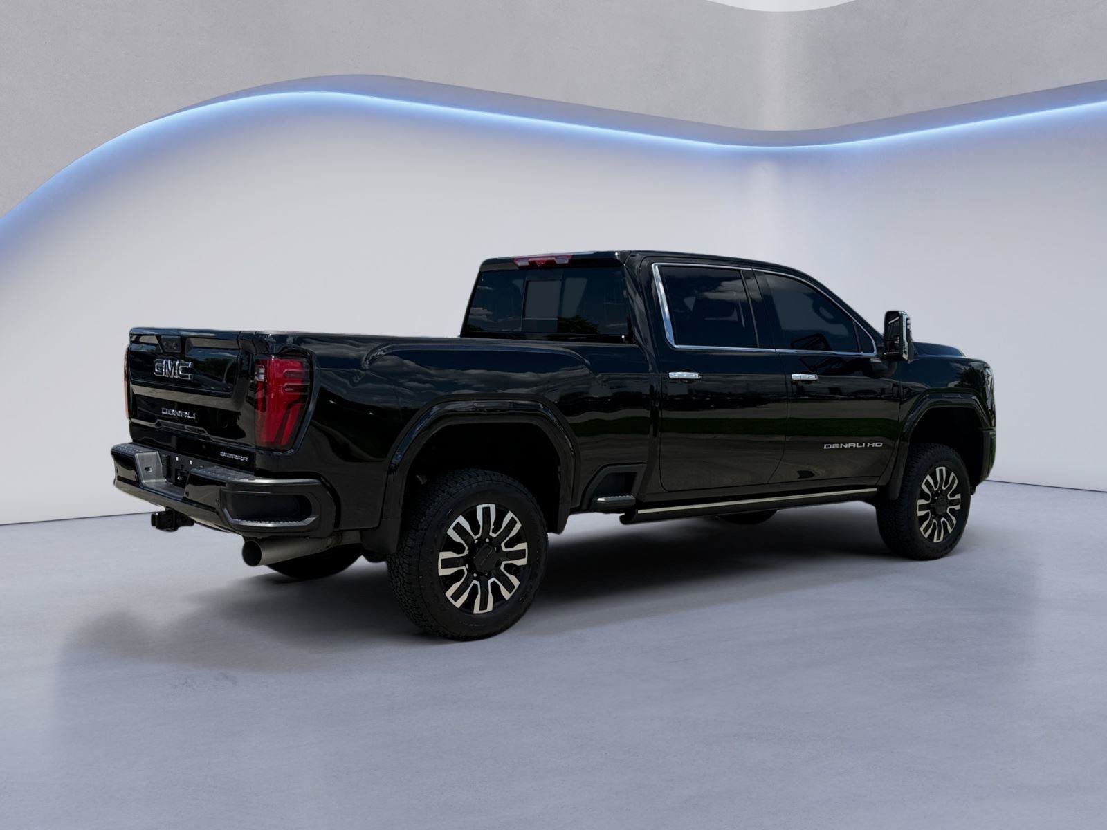 Used 2024 GMC Sierra 2500 Denali Ultimate AWD/4WD video 3