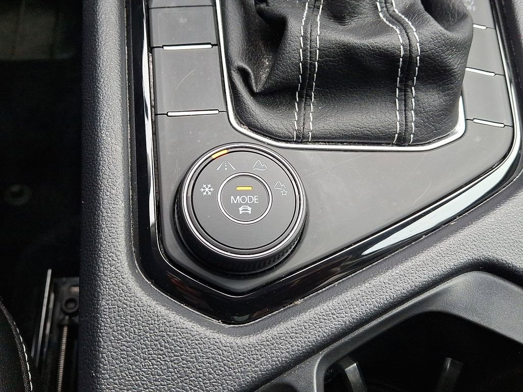 Used 2023 Volkswagen Taos SE image 25