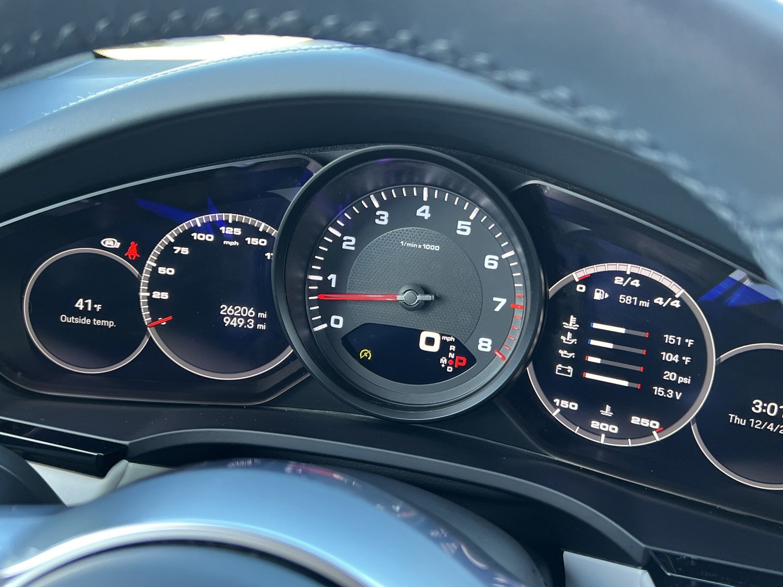 Certified 2022 Porsche Cayenne Platinum Edition image 24