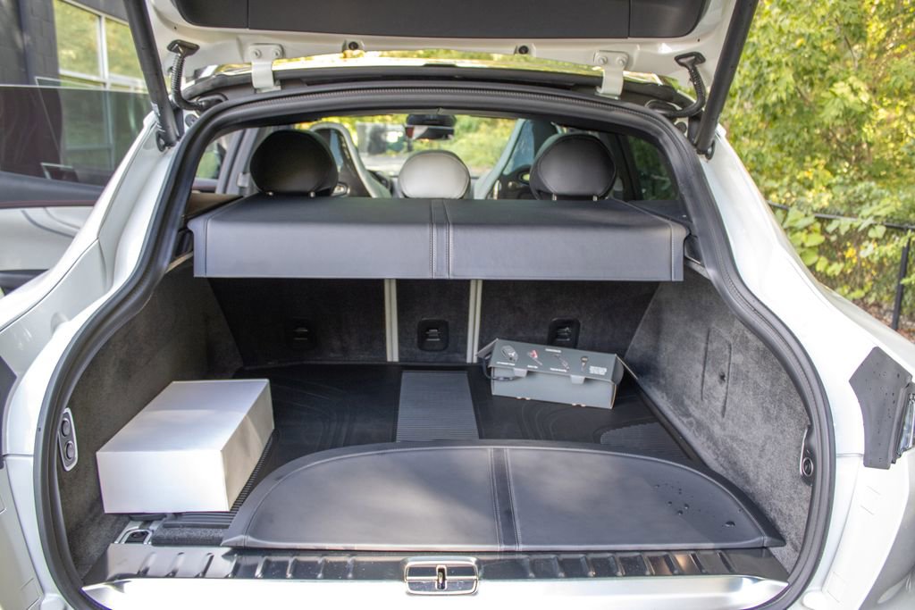 Used 2025 Aston Martin DBX 707 image 21