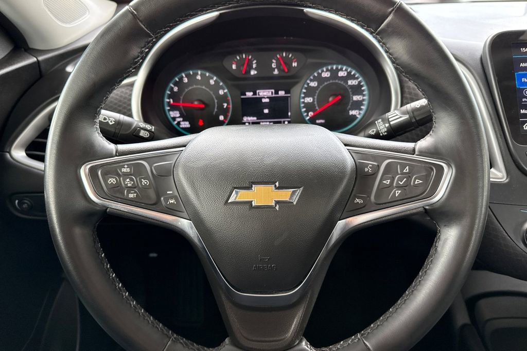 Used 2025 Chevrolet Malibu RS FWD image 32